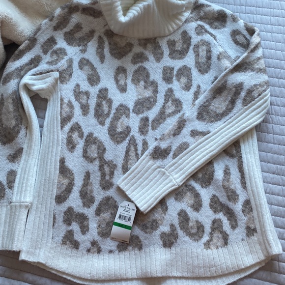 Skye’s the Limit Turtleneck Sweater - Picture 2 of 7